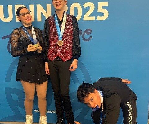 OR, ARGENT ET BRONZE AUX SPECIAL OLYMPICS WORLD WINTER GAMES À TURIN